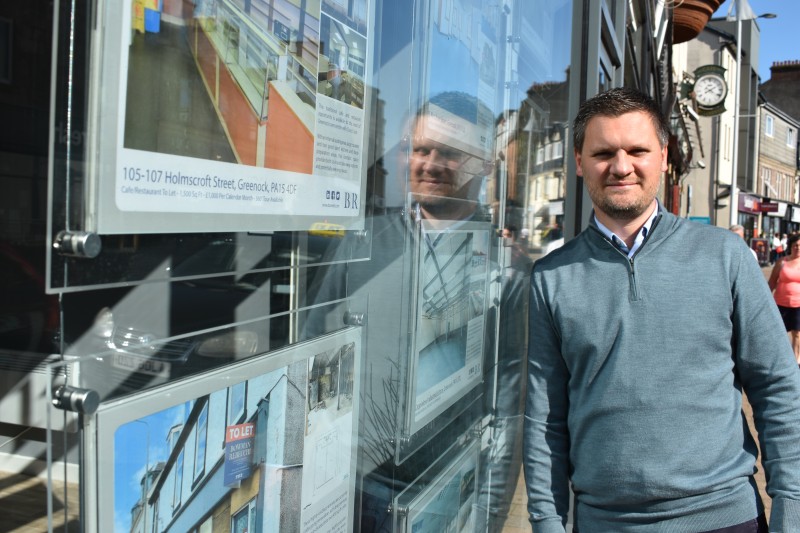 Gourock Businesses Front National Campaign Urging Scots Shoppers To Think Local First